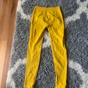 Alphalete Amplify Legging Golden hour - MEDIUM